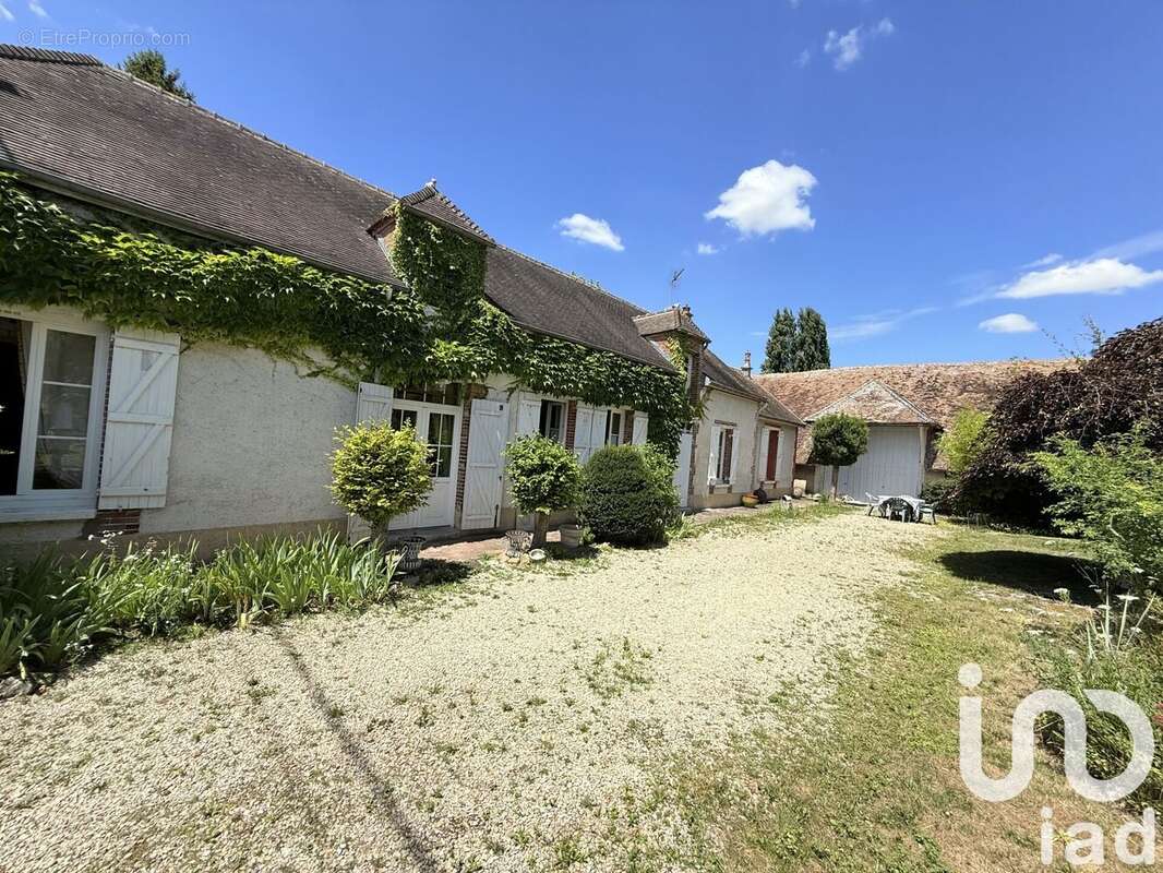 Photo 2 - Maison à MAIZIERES-LA-GRANDE-PAROISSE