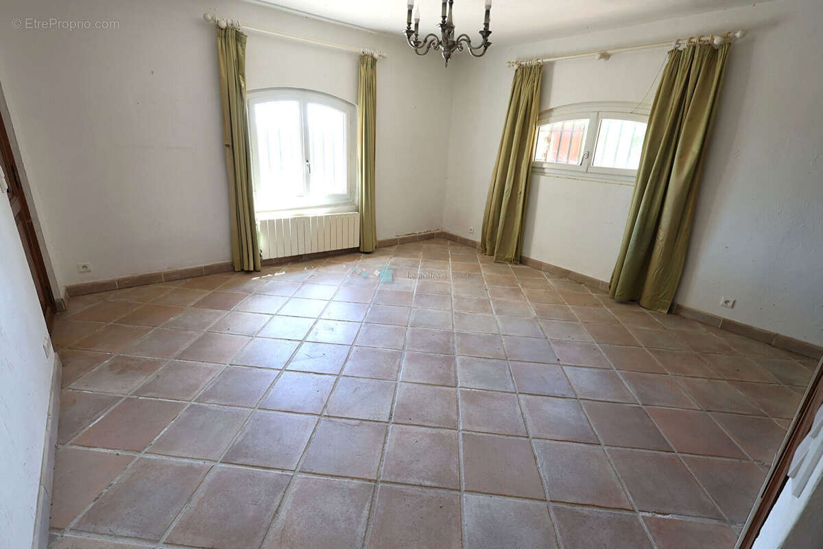 Maison Speracedes 165 m² vue mer et lac terrain 3765 m² - photo 18