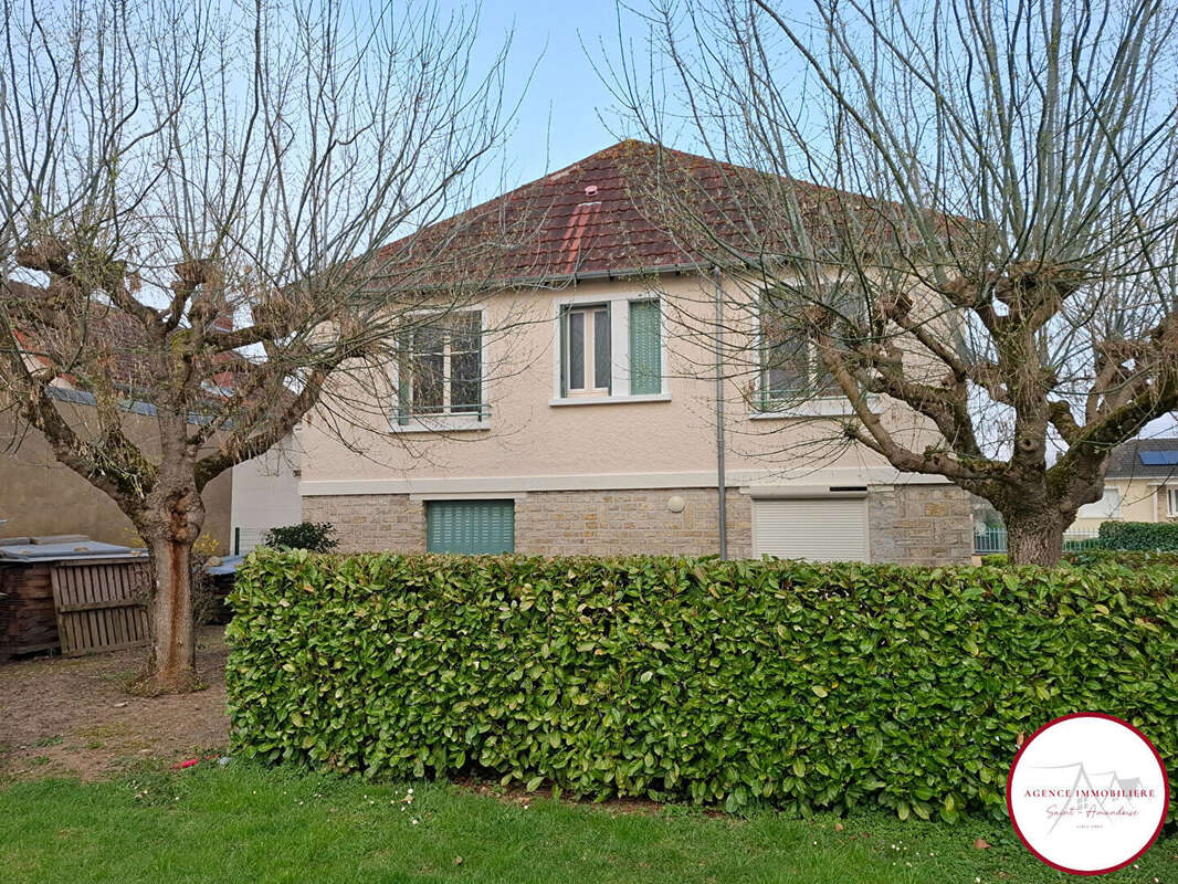 Maison à SAINT-AMAND-MONTROND