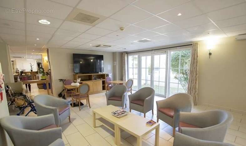 INVESTISSEMENT LOCATIF  Saint Julien de L'Escap  Résidence Séniors Les Jardins de Mathis - 6 % de rentabilité - photo 4