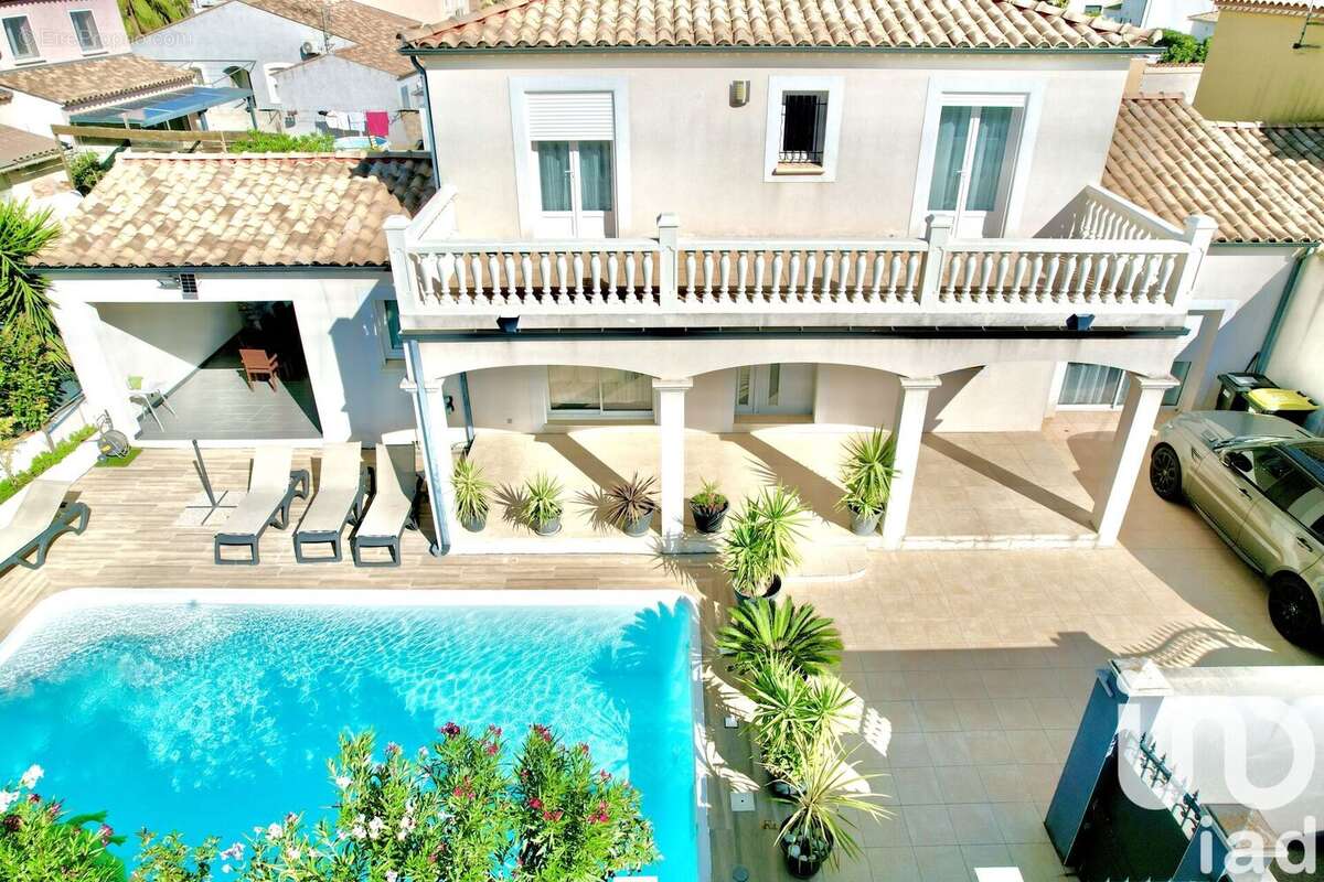 Photo 2 - Maison à SAINT-GILLES