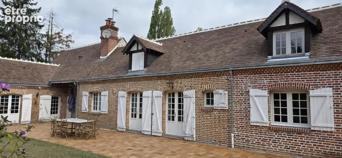 Propriété d'exception en Sologne - Longère de 292m² avec piscine intérieure sur 7,8 hectares - photo 2