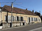 Maison à LA ROCHE-EN-BRENIL