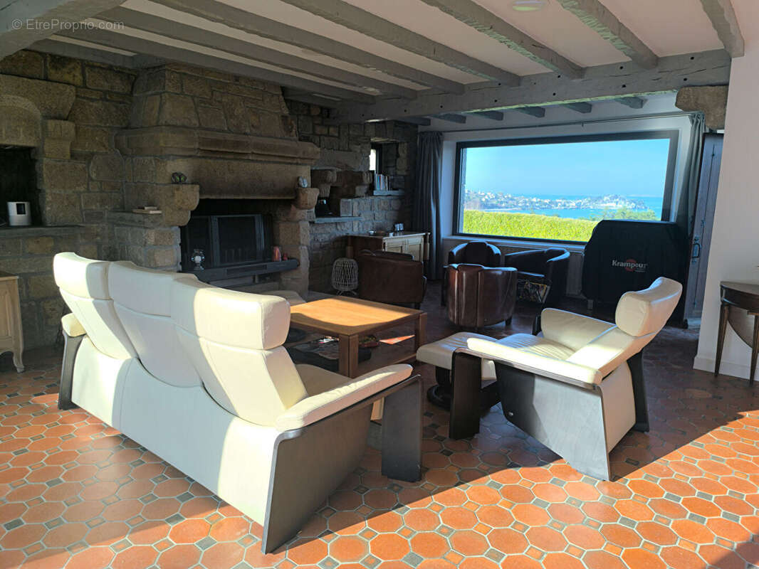 Maison à LOCQUIREC