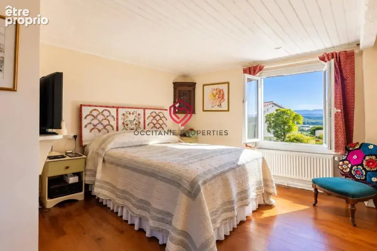 Maison de caractère avec 6 chambres, piscine et vue dégagée sur les Pyrénées - photo 16