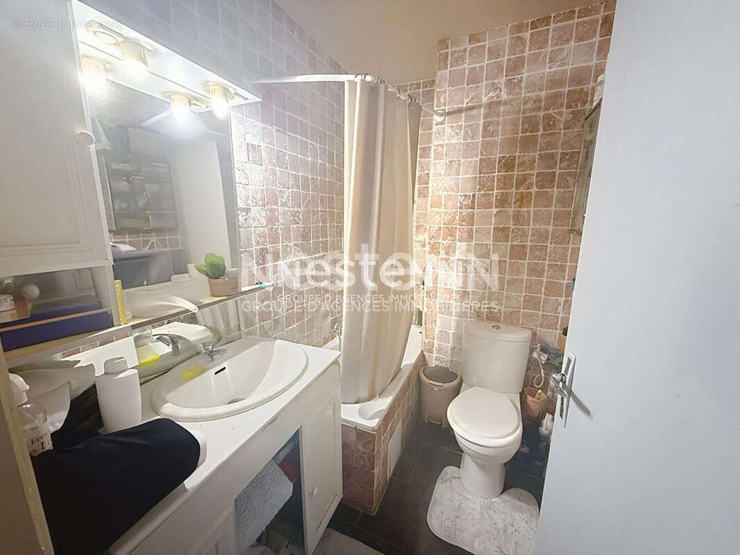 Appartement à VALLAURIS