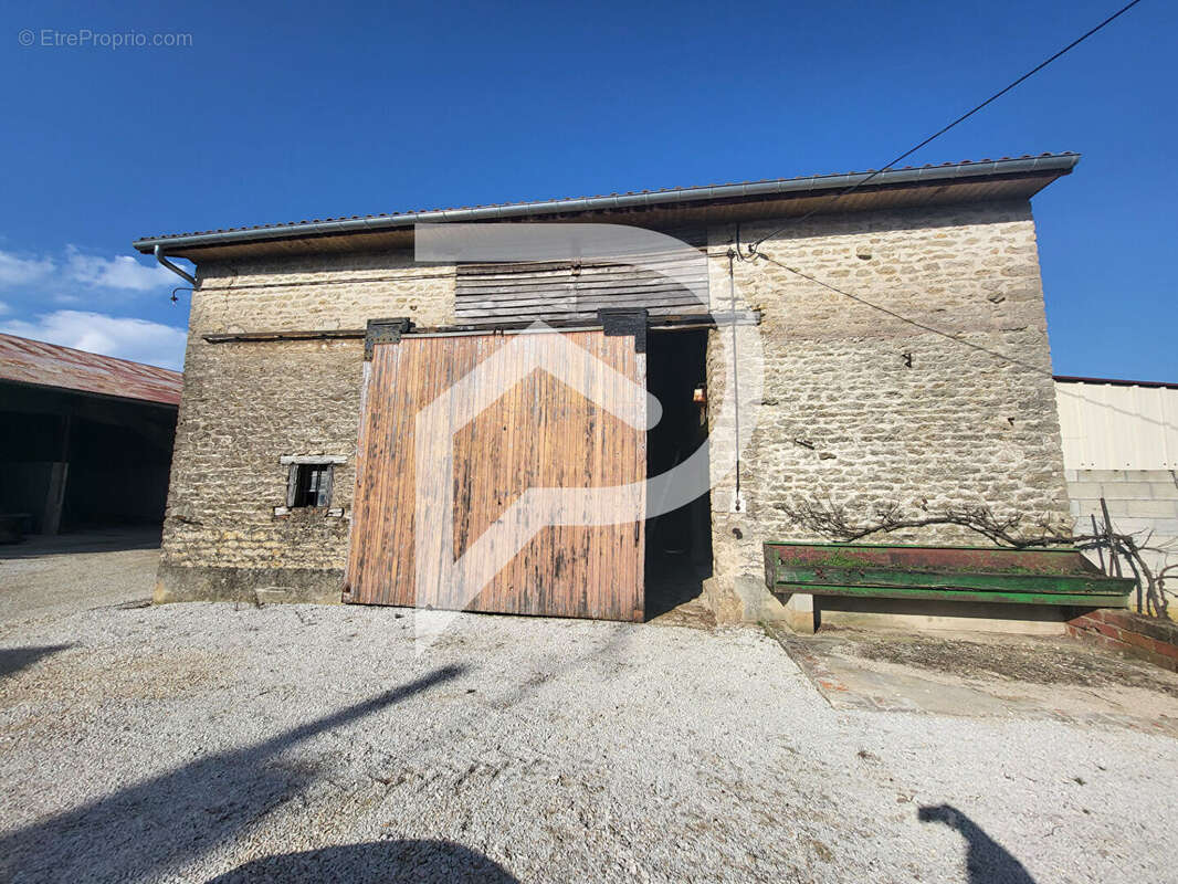 Maison à AMANCE
