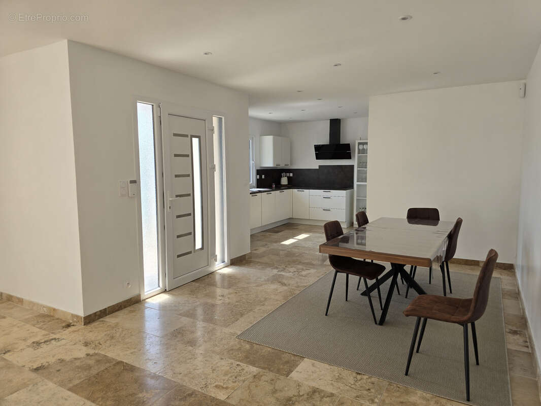 Maison 126 m² à Saint-Remy-En-Rollat  - photo 4
