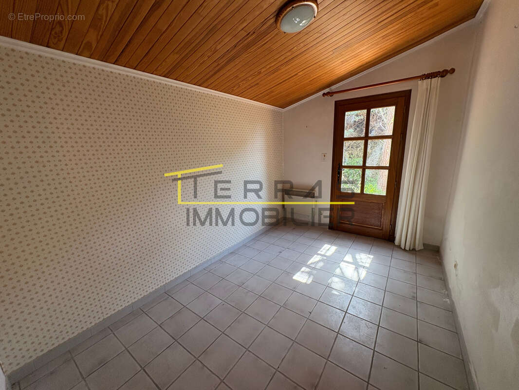 Villa indépendante agrémentée de ses dépendances et de sa piscine chauffée à Grignan. - photo 11