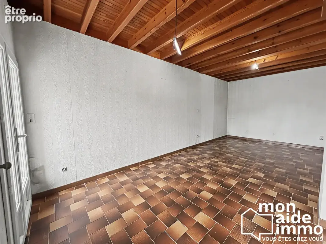 Maison 128 m² à Coutras  - photo 2