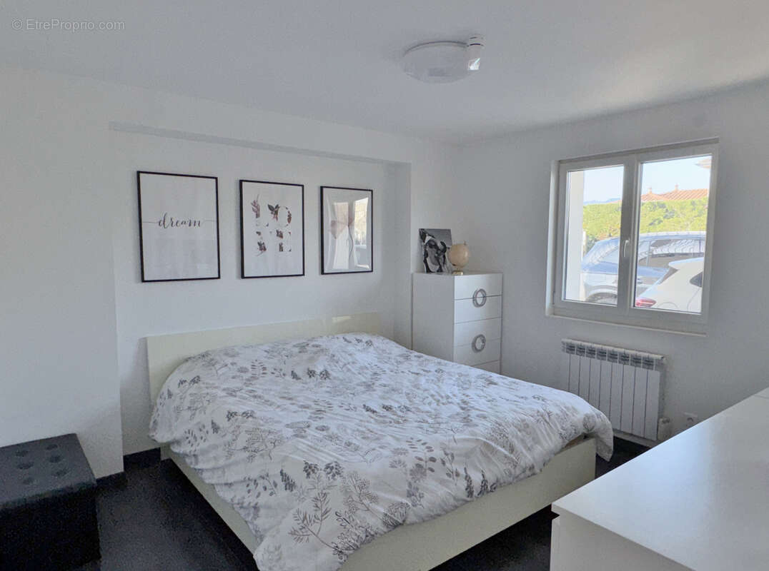 Appartement à GREZIEU-LA-VARENNE