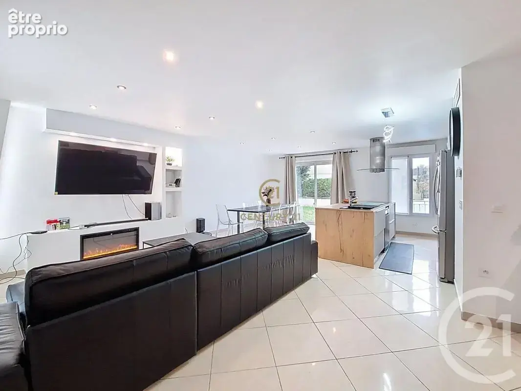 Maison 96 m² à Givors  - photo 5