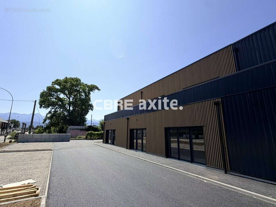 Commerce 69 m² à Chignin  - photo 2