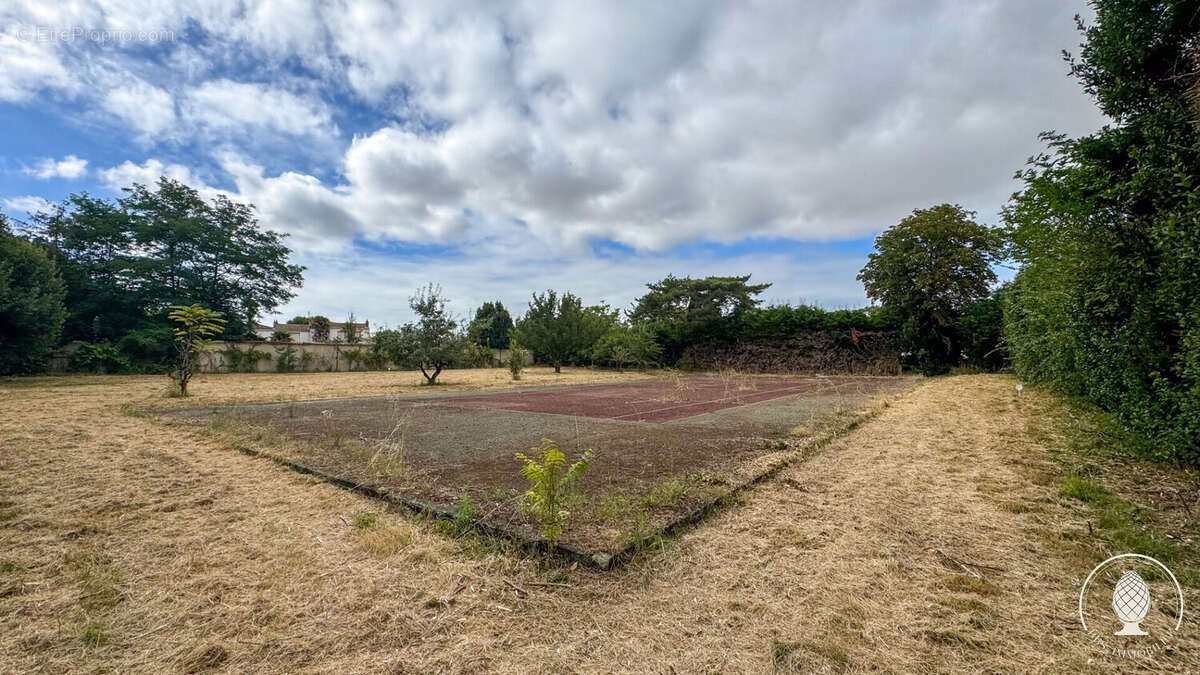 Terrain à NIEUL-SUR-MER