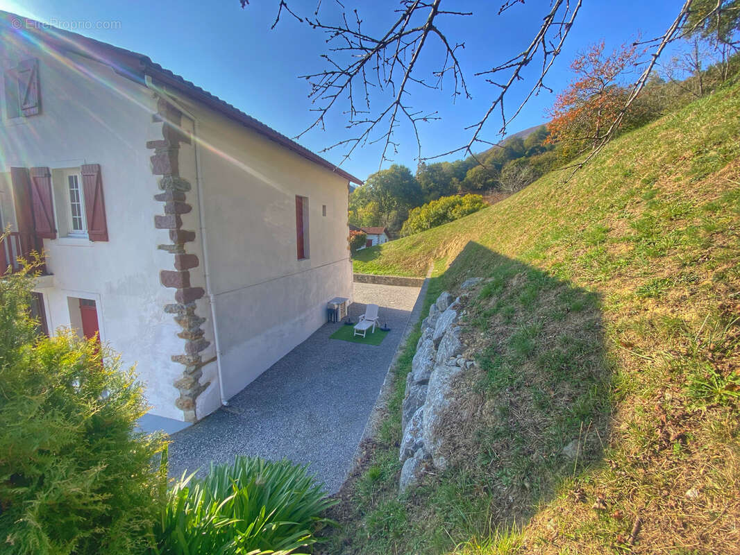 Maison à SAINT-ETIENNE-DE-BAIGORRY