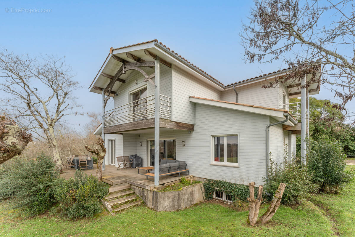 Maison à CARIGNAN-DE-BORDEAUX