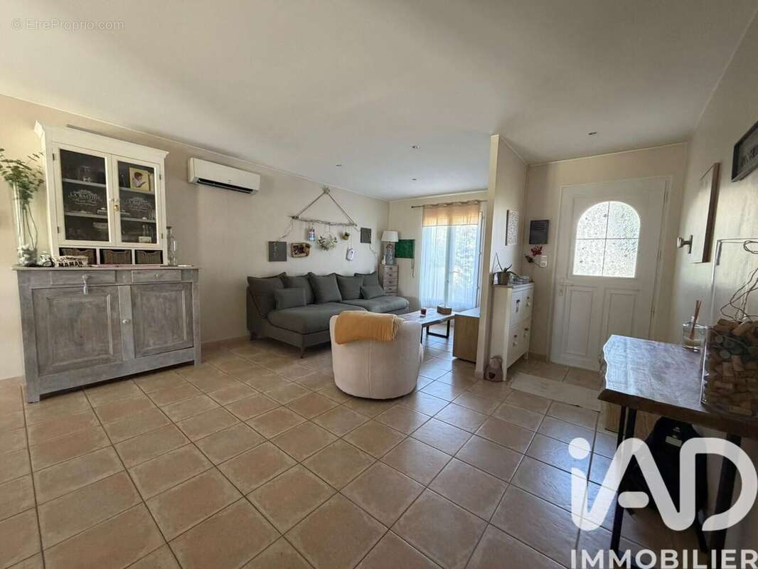 Photo 2 - Maison à SORGUES