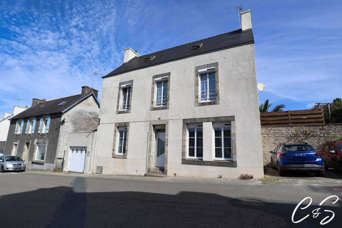 Maison à PLOGASTEL-SAINT-GERMAIN