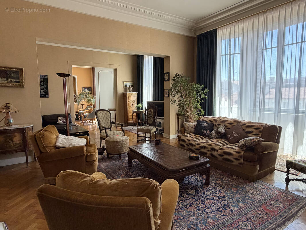 Appartement à SAINT-ETIENNE