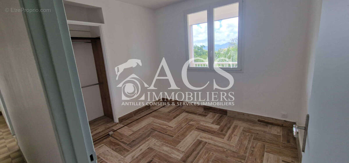 Spacieuse maison multi-niveaux   idéal famille ou investissement à Acajou au LAMENTIN - photo 4