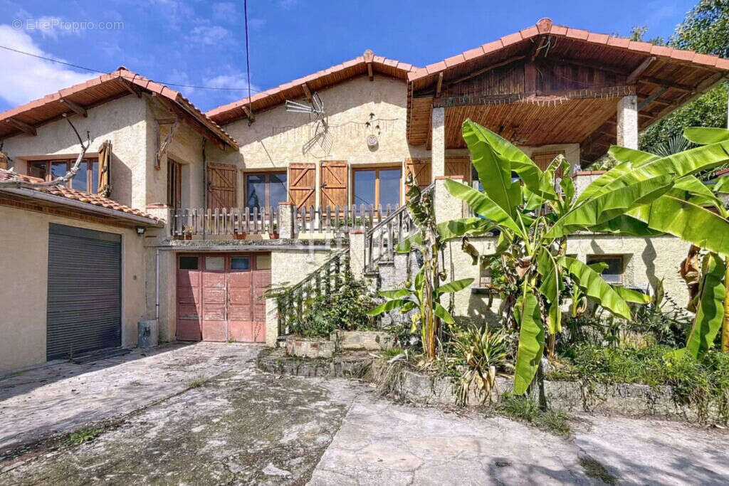 Maison à VILLENEUVE-DE-RIVIERE