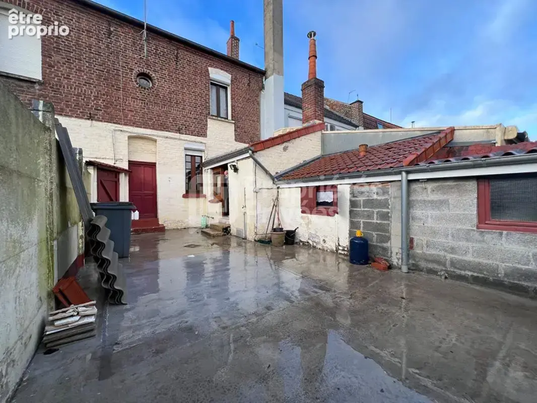 Maison de ville à Bruay-La-Buissière avec jardin, cour et potentiel d'aménagement - photo 7