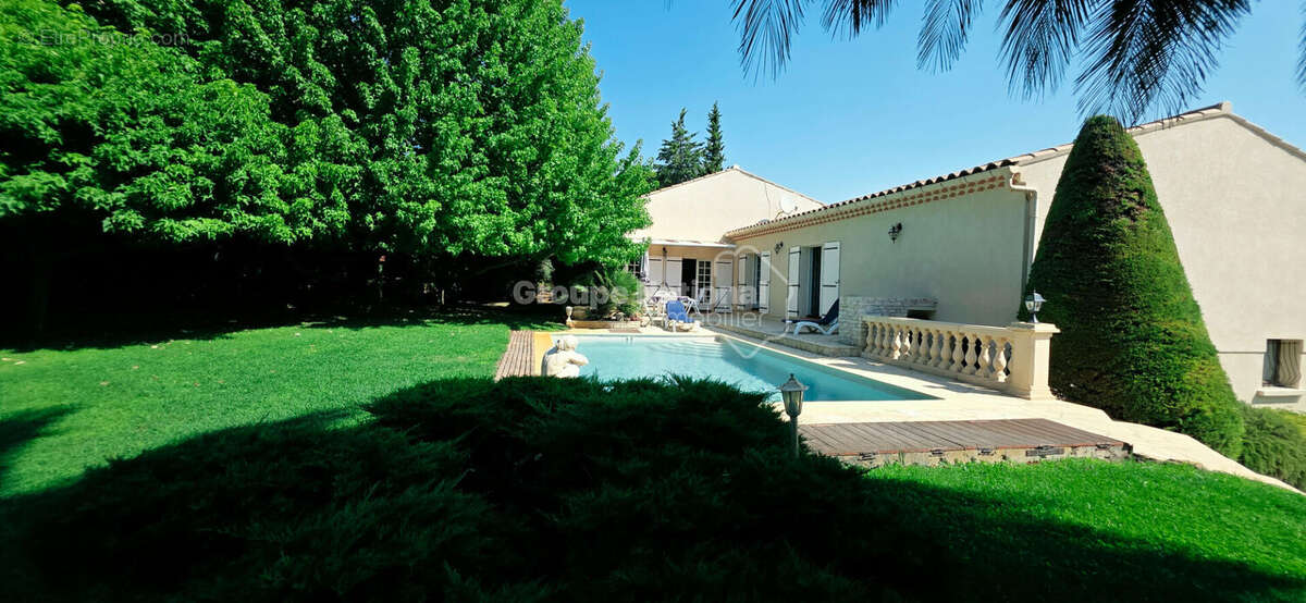 Maison de 151m², piscine, vue et terrain de 1527m² - photo 3