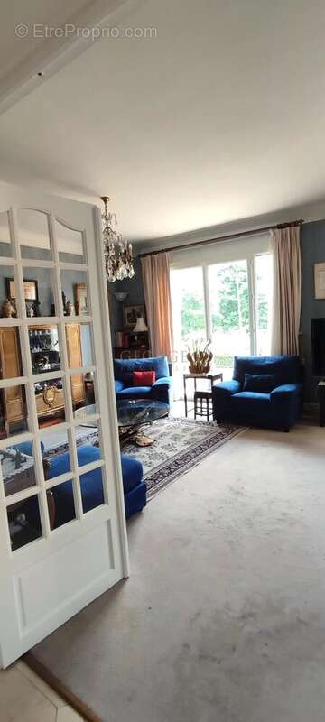 Maison individuelle 8 pièces, 5 chambres sur un terrain arboré de 933 m² - photo 4