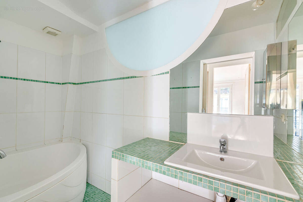 Appartement à PARIS-10E