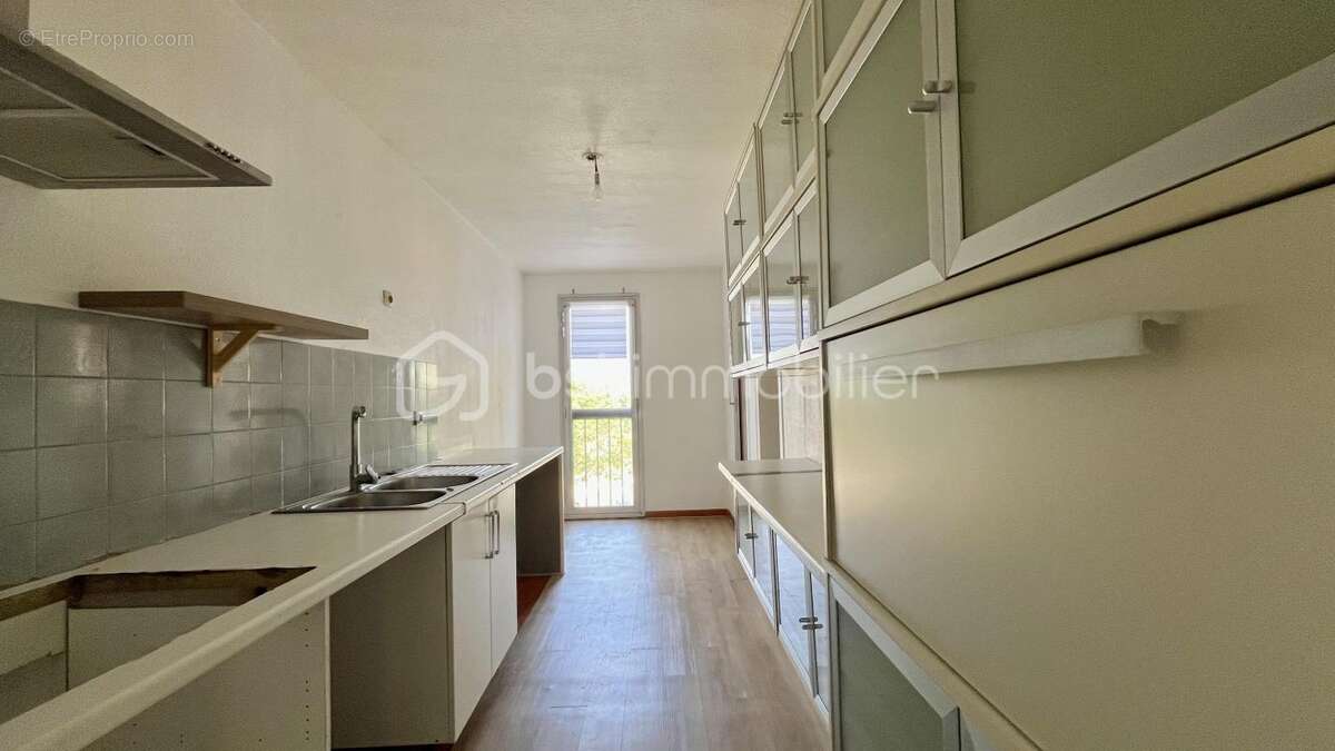 Appartement T3 sur les hauteurs de Cassis Résidence avec piscine - - photo 12