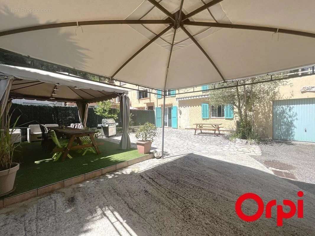 Appartement à ROQUEBRUNE-CAP-MARTIN