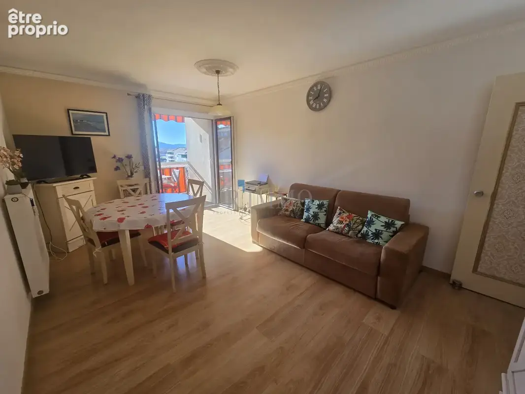 SAINT-RAPHAEL - T2 47m2 + Parking privé et cave - photo 2