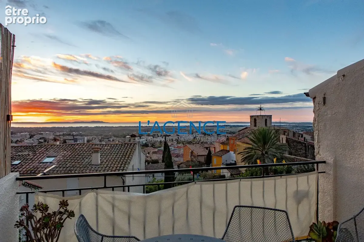Hyères en coeur de ville, charmante maison de 100m2, vue mer. - photo 18