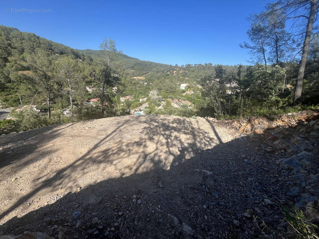 Terrain à bâtir de 1540 m2 avec permis accepté - photo 4
