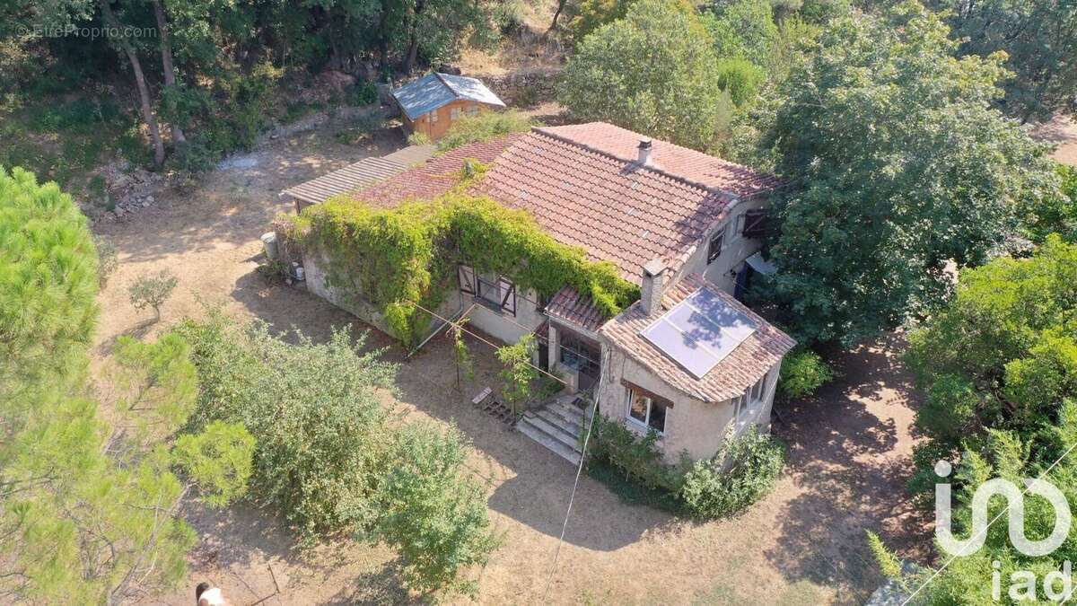 Photo 2 - Maison à TOURVES