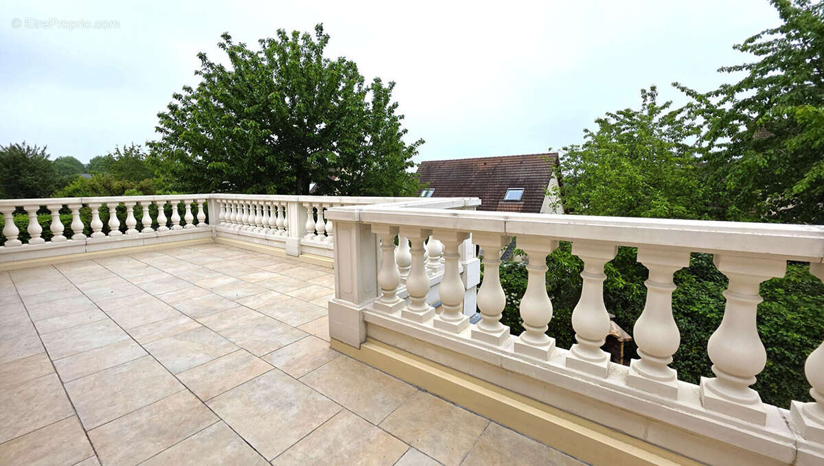 Maison à VAL-DE-REUIL