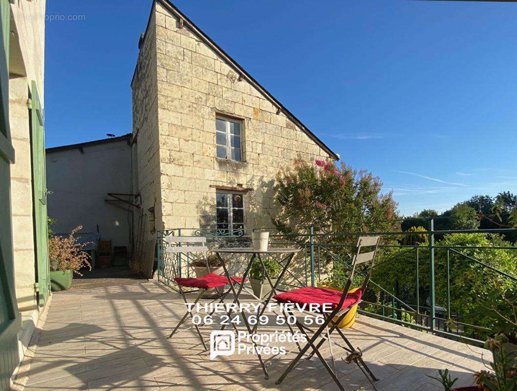 A VENDRE  49730 TURQUANT  Maison 4 pièces de 74 m2 avec maison annexe à rénover, terrasse,  jardin,  cave - photo 2