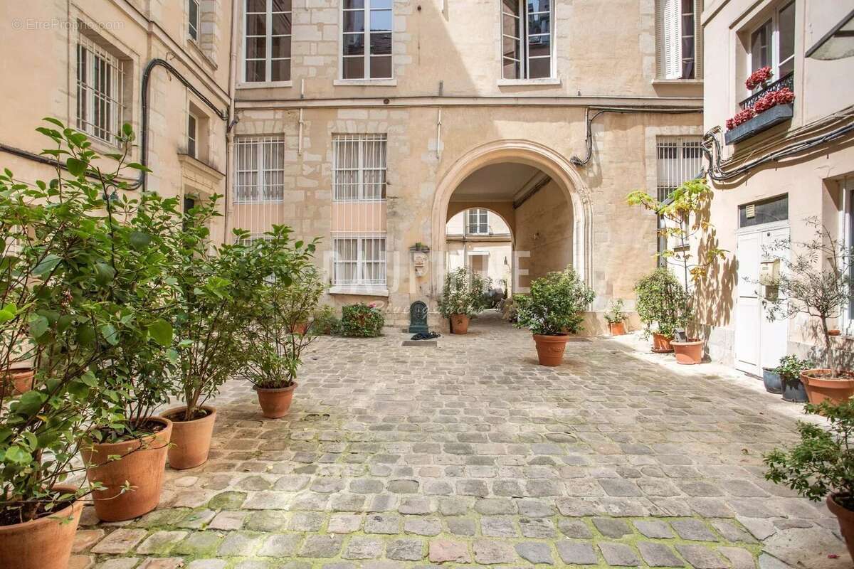 Appartement à PARIS-6E