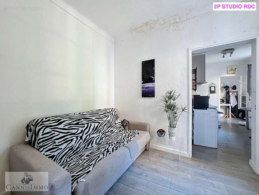 2 immeubles a renover avec piscine cannes - photo 15