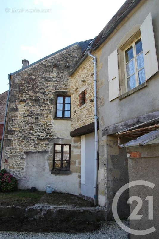 Maison à CHATEAUNEUF-VAL-DE-BARGIS