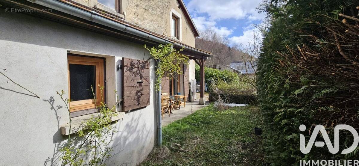 Maison 200 m² à Thezillieu  - photo 1