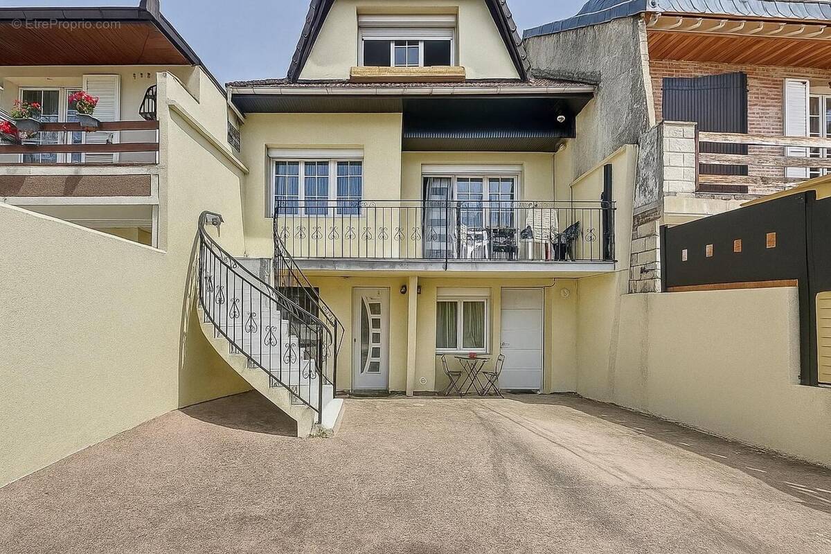 Photo 1 - Appartement à VILLENEUVE-LE-ROI