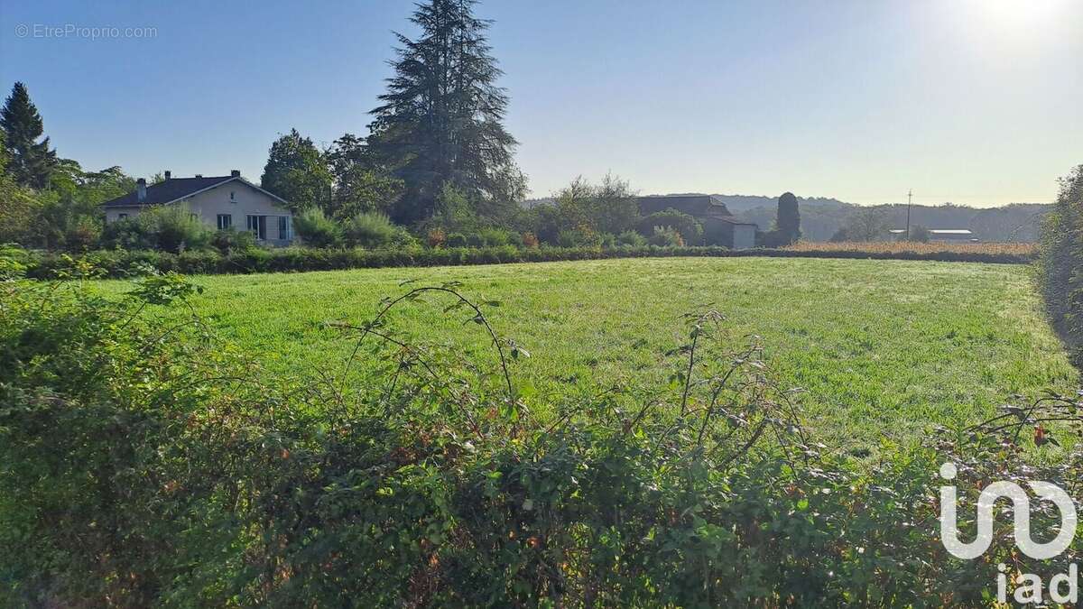 Terrain 2100 m² à Pouyastruc  - photo 4