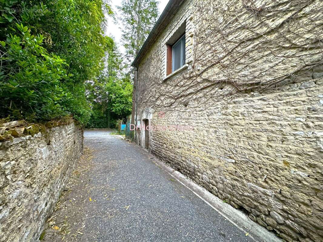 Maison à CHAMPNIERS