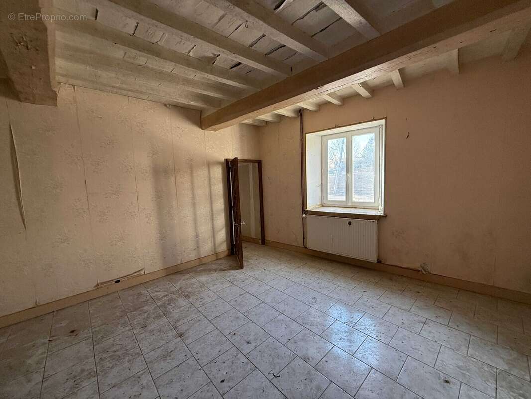 Maison à CHATEAUVILLAIN