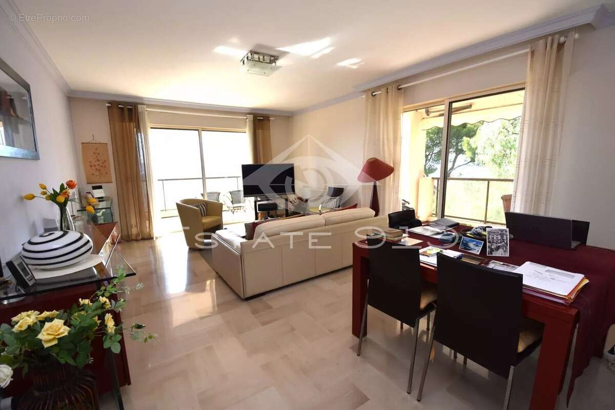 Appartement à LE CANNET