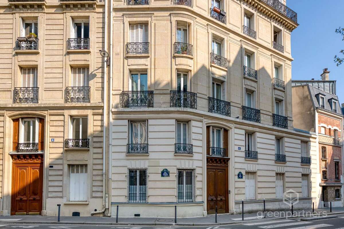 Appartement à PARIS-14E