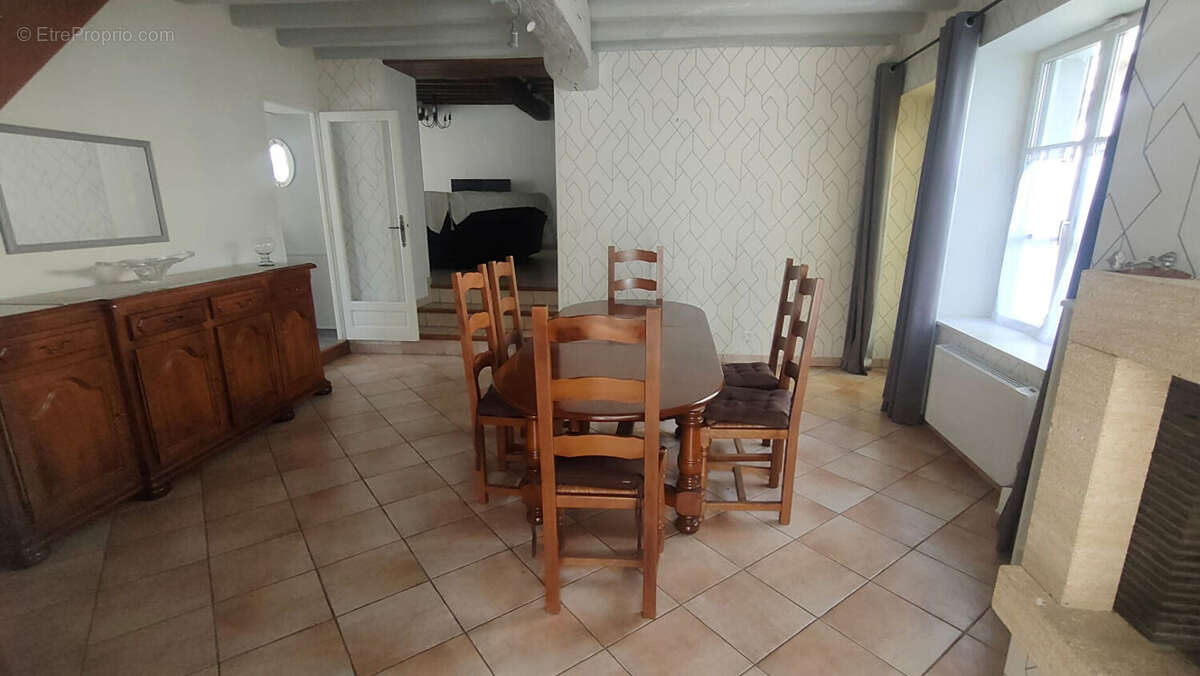 Maison à COULANGES-SUR-YONNE