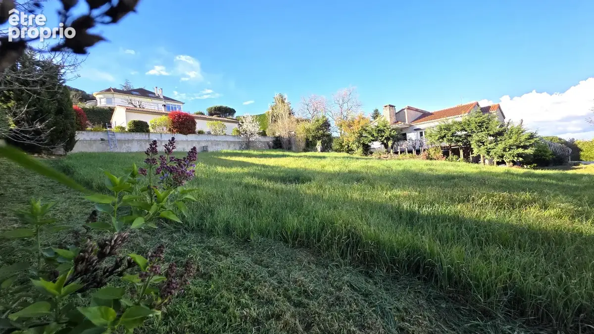 Terrain constructible de 1231m2 avec possibilité de diviser en 2 lots. - photo 4
