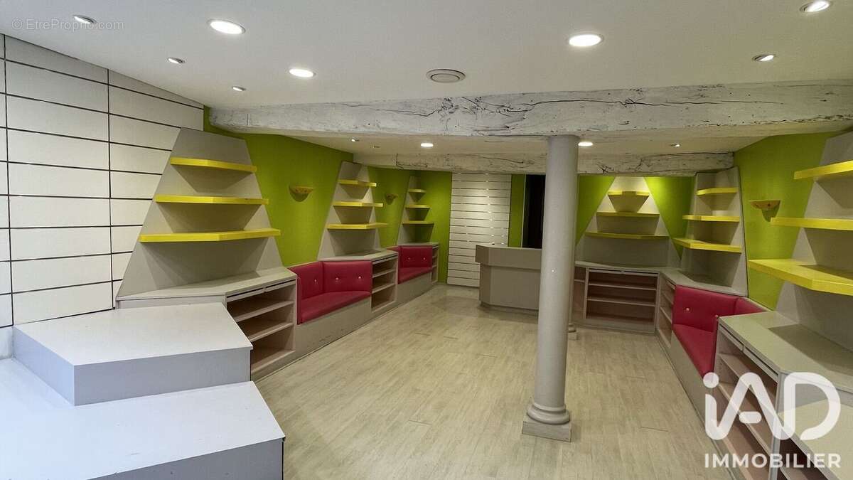 Commerce 136 m² à Bourg-En-Bresse  - photo 3